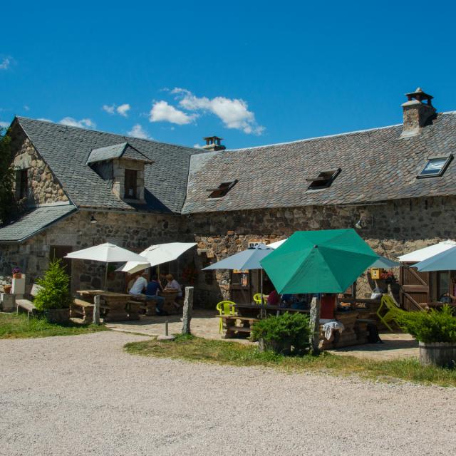 Buron du Relais des lacs at Bonnecombe in Aubrac. Restaurant, specializing in aligot