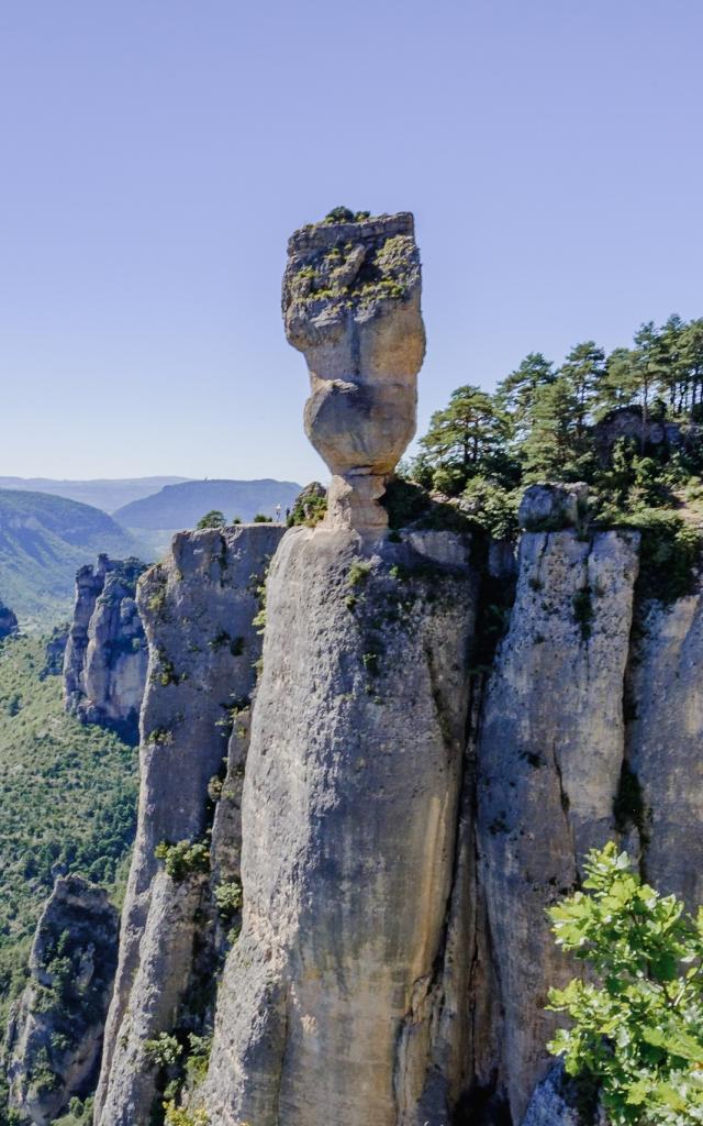 Vase de Sèvres rock overlooking the Jonte gorges