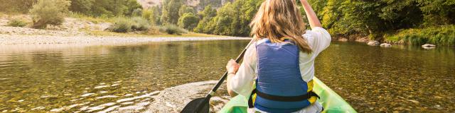 Woman on a canoe in the Gorges du Tarn.