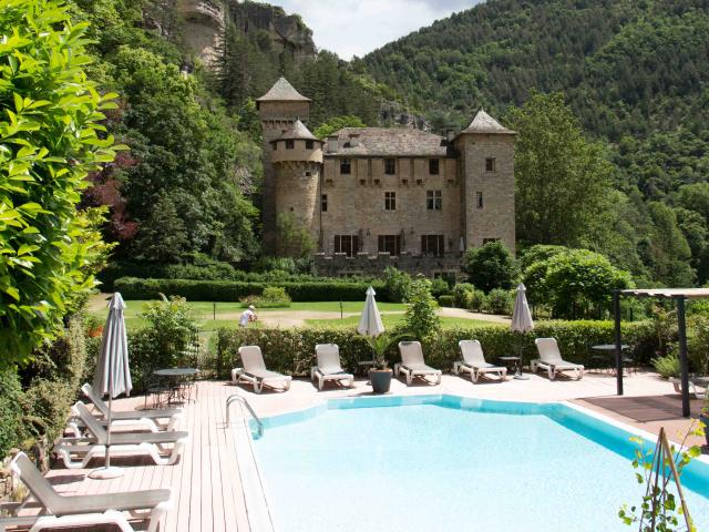 Château de la Caze  Hotel - Restaurant  **** and gourmet restaurant in the Gorges du Tarn between Sainte Enimie and La Malène.