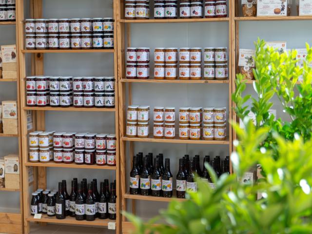 La Sauvagine jams, syrups and cookies.