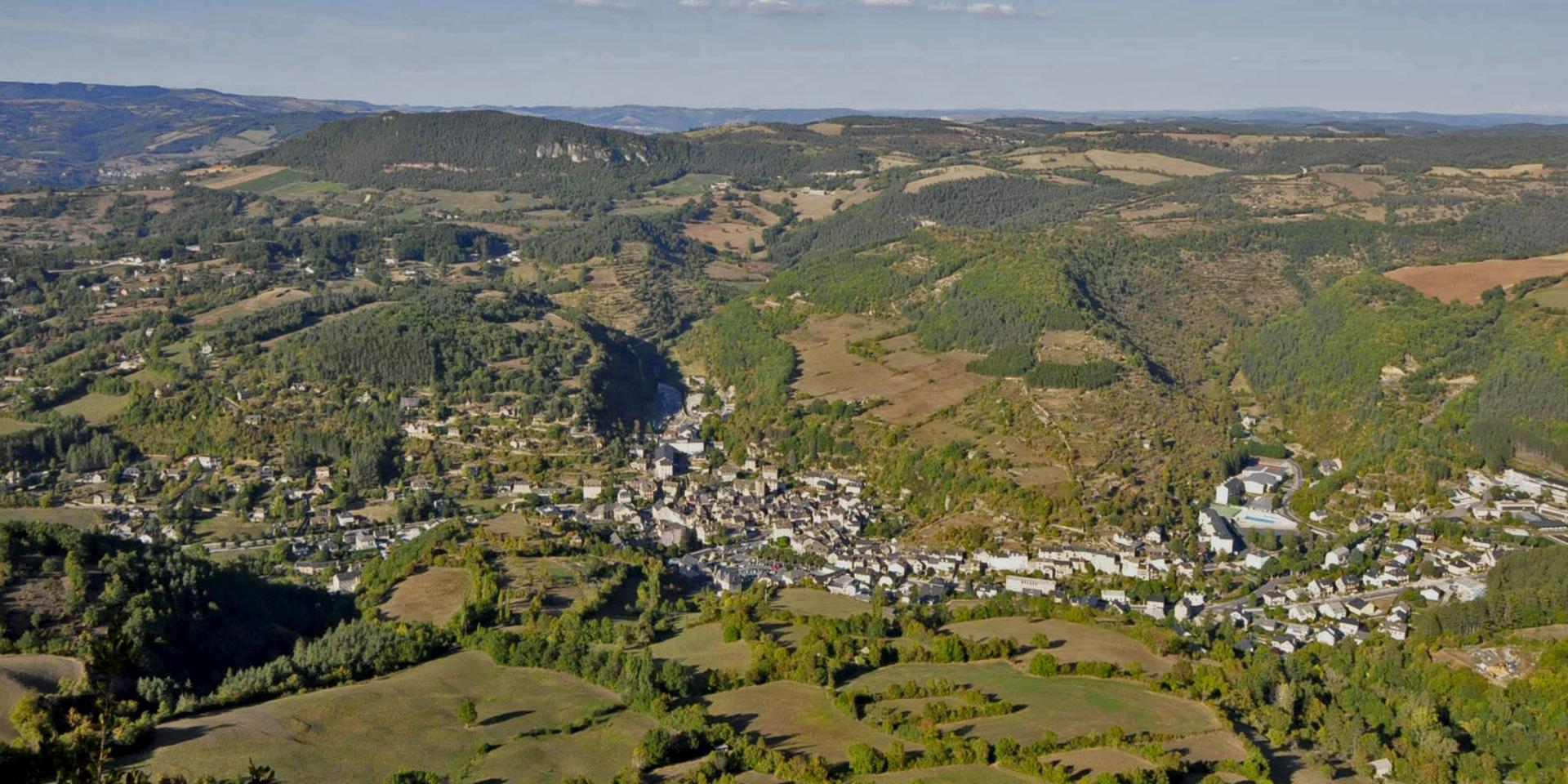 La Canourgue, Lozère's little Venice seen from Roqueprins rock