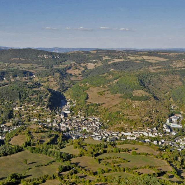 La Canourgue, Lozère's little Venice seen from Roqueprins rock