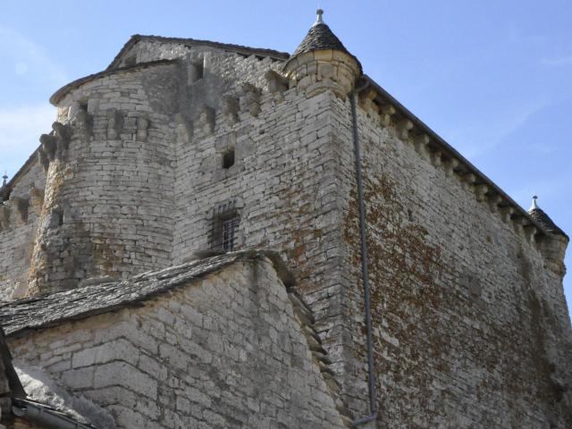 Chateau de Grandlac, fortified farm on Causse de Sauvetrre