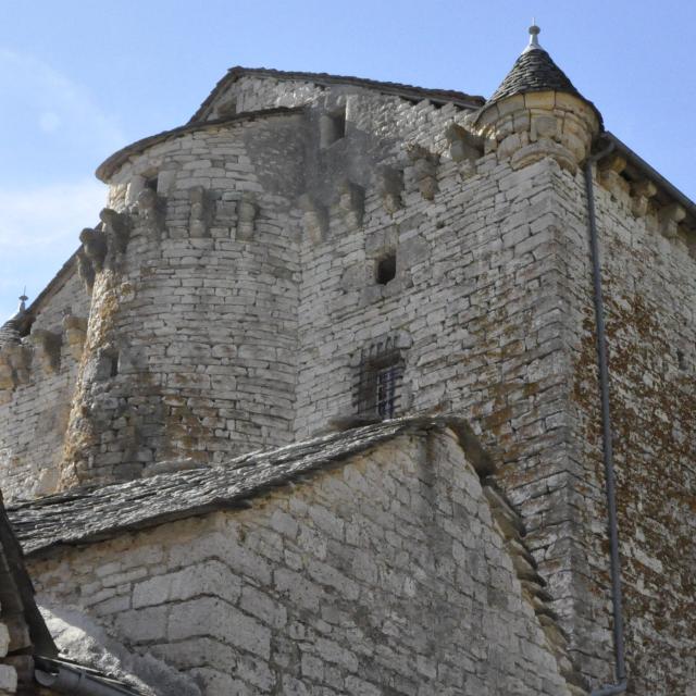 Chateau de Grandlac, fortified farm on Causse de Sauvetrre