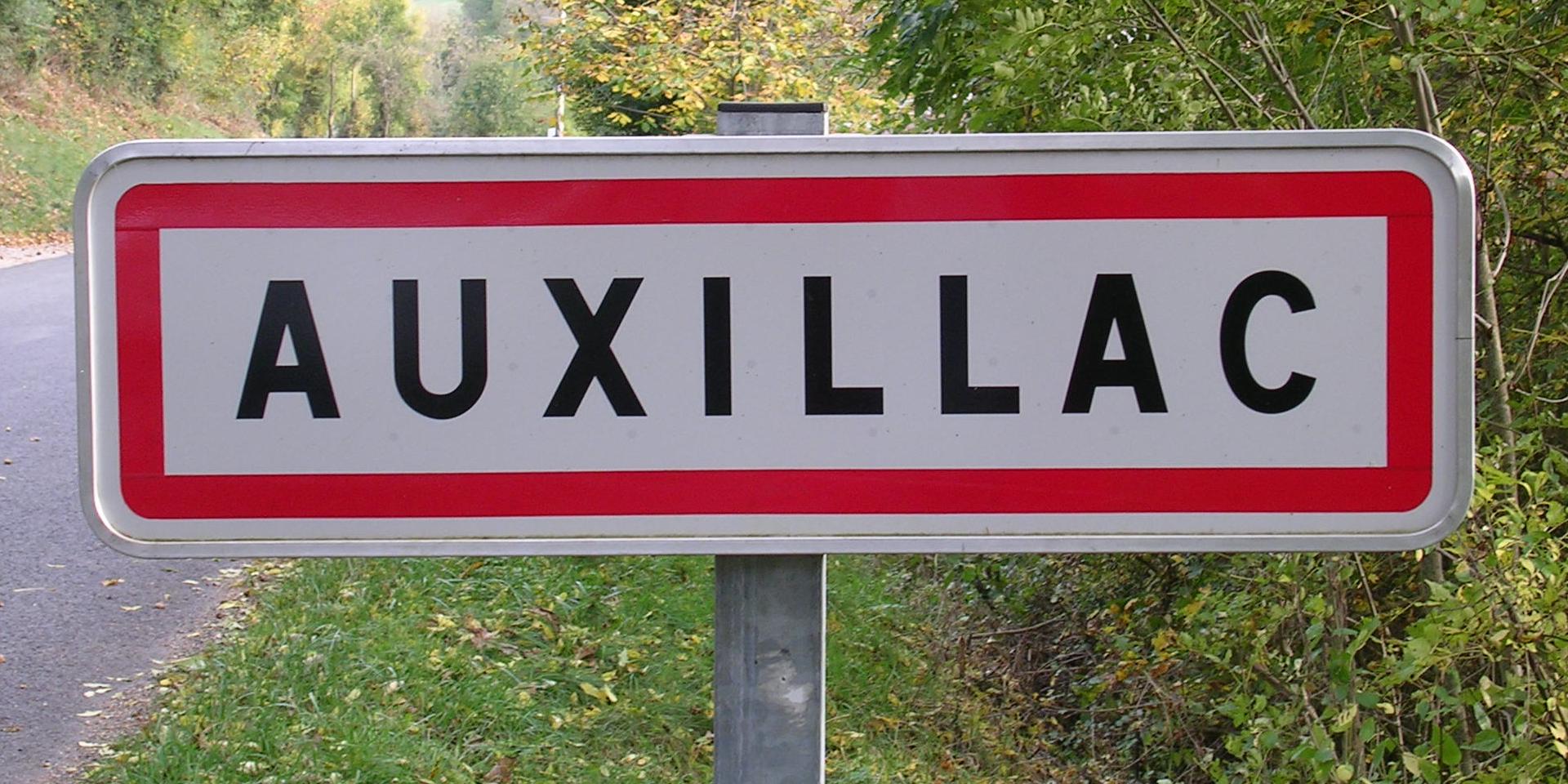 Auxillac sign in the Lot Valley.