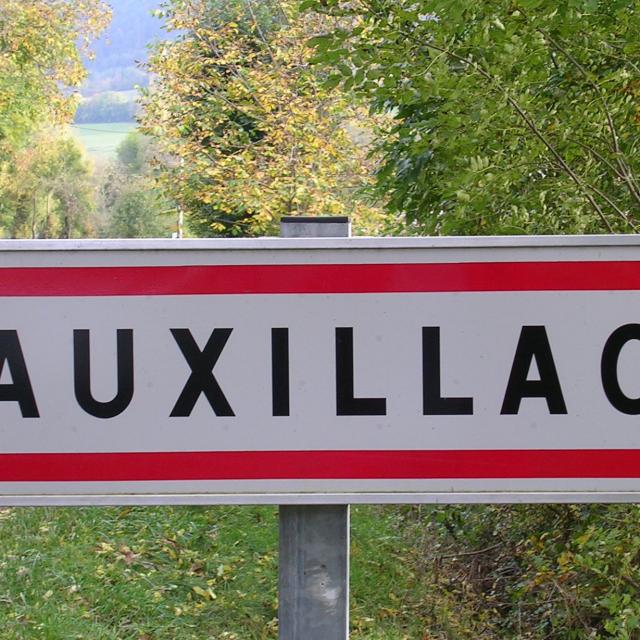 Auxillac sign in the Lot Valley.