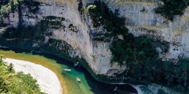 Gorges du Tarn, discover the gorges by canoe or boat with the boatmen of La Malène