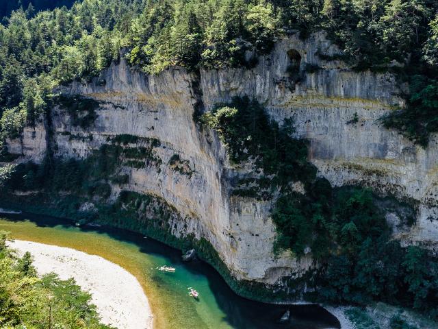 Gorges du Tarn, discover the gorges by canoe or boat with the boatmen of La Malène