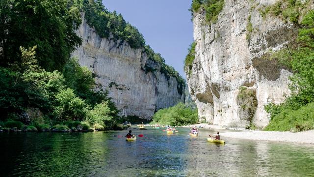 Canoë dans les Gorges du Tarn au niveau des Détroits