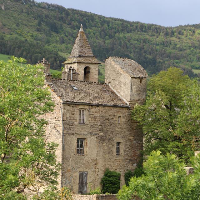 Fortified hamlet of Le Villard near Chanac in the Lot Valley