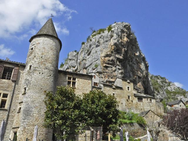La Malène and its Château de Montesquiou and Rocher de la Barre in the Gorges du Tarn