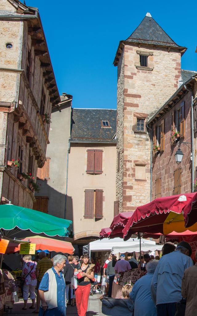 Marché de La Canourgue  Petite venise lozérienne le mardi matin