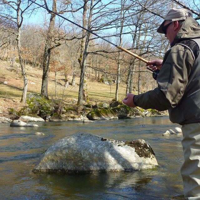 River fishing - the Lot - Gorges du Tarn.