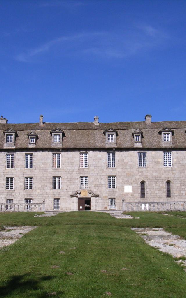 Situated on the Aubrac plateau, Château de la Baume is one of France's highest castles, and is listed as a Historic Monument. It has been inhabited by the de Las Case family for over a century and a half. The family is keen to show off the building to the many visitors who flock here every year to discover the little Versailles of Gévaudan.