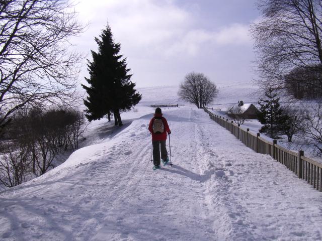 Ski de fond sur l'Aubrac au lac de Bonnecombe.