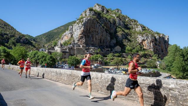 Runners taking part in a trail in the Gorges du Tarn