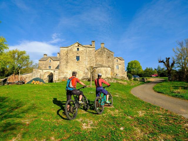 Electric mountain bike ride in Cauvel