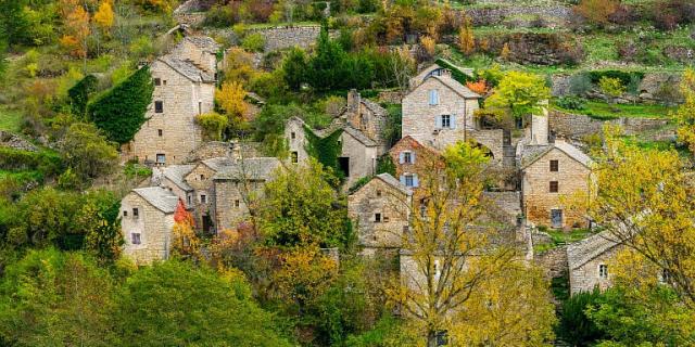 Group of stone houses making up the hamlet of Hauterives in the Gorges du Tarn
