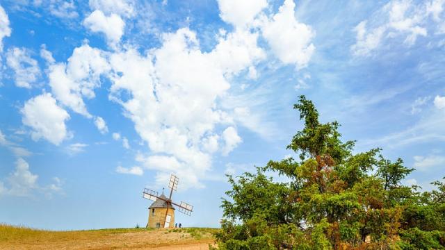 Moulin à vent de la Borie sur le Causses Méjean