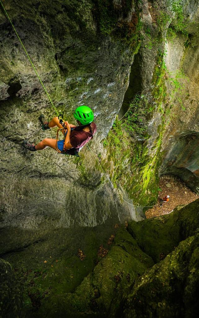 Abseiling down the Pas de Soucy dry canyon in the Gorges du Tarn