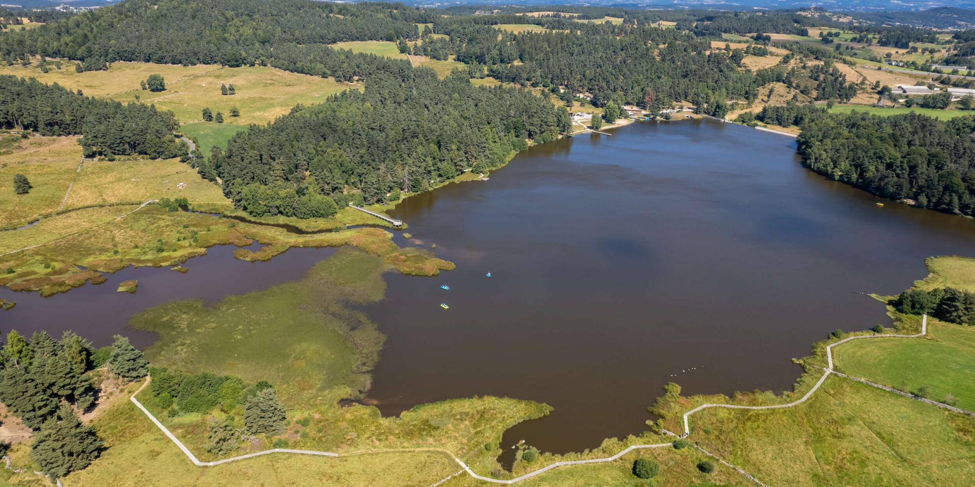 lac-du-moulinet-from-aubrac-to-the-gorges-du-tarn