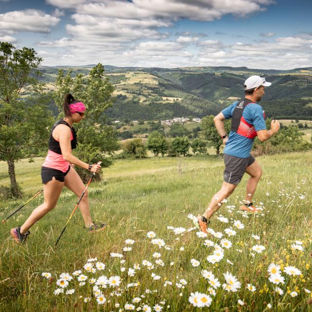 Trail in couple on Aubrac.