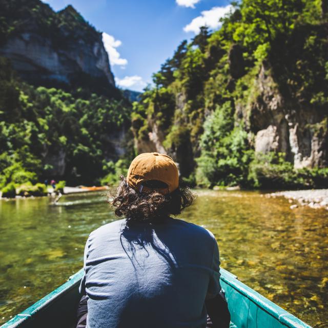 Boat trip with the Malène boatmen in the Détroits of the Gorges du Tarn
