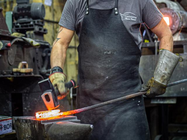 Coutellerie forge Honoré Durand, manufactures Laguiole knives.