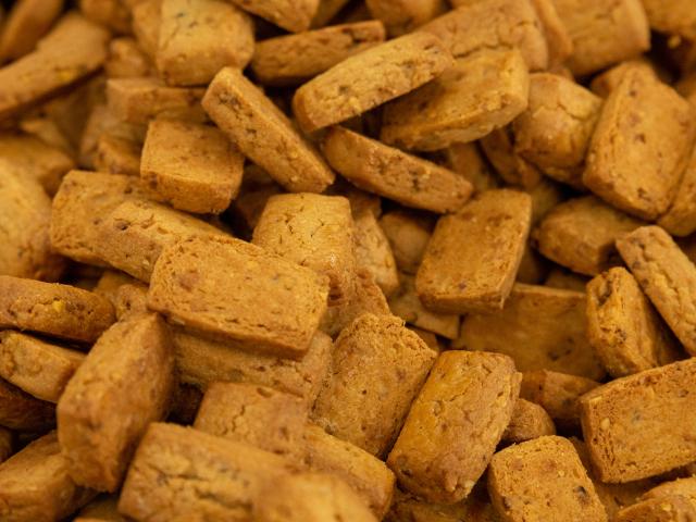 Photo report at La Sauvagine - Traditional jam and cookie production