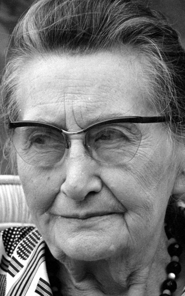 Céleste Albaret servant proust black and white photo