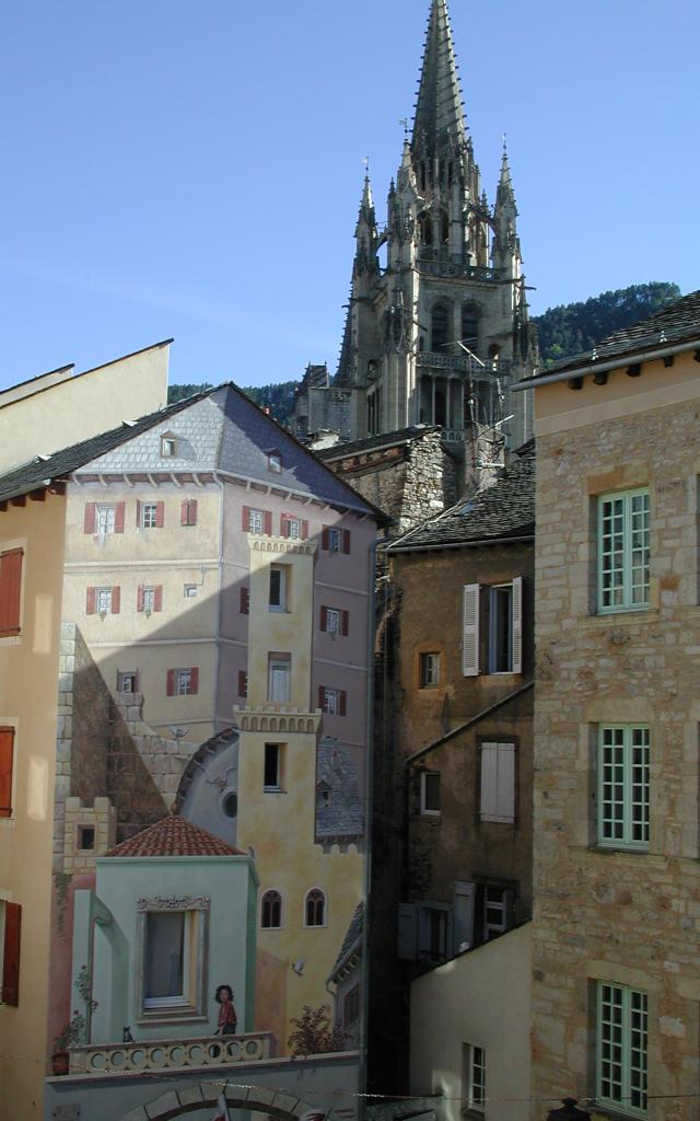 town Mende cathedral alleys