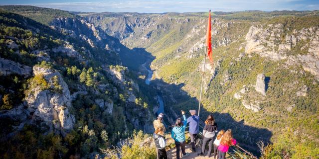 famille sortie point de vue roc des hourtous gorges du tarn