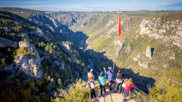 family outing point de vue roc des hourtous gorges du tarn
