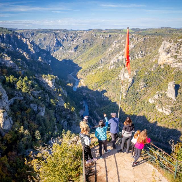 family outing point de vue roc des hourtous gorges du tarn