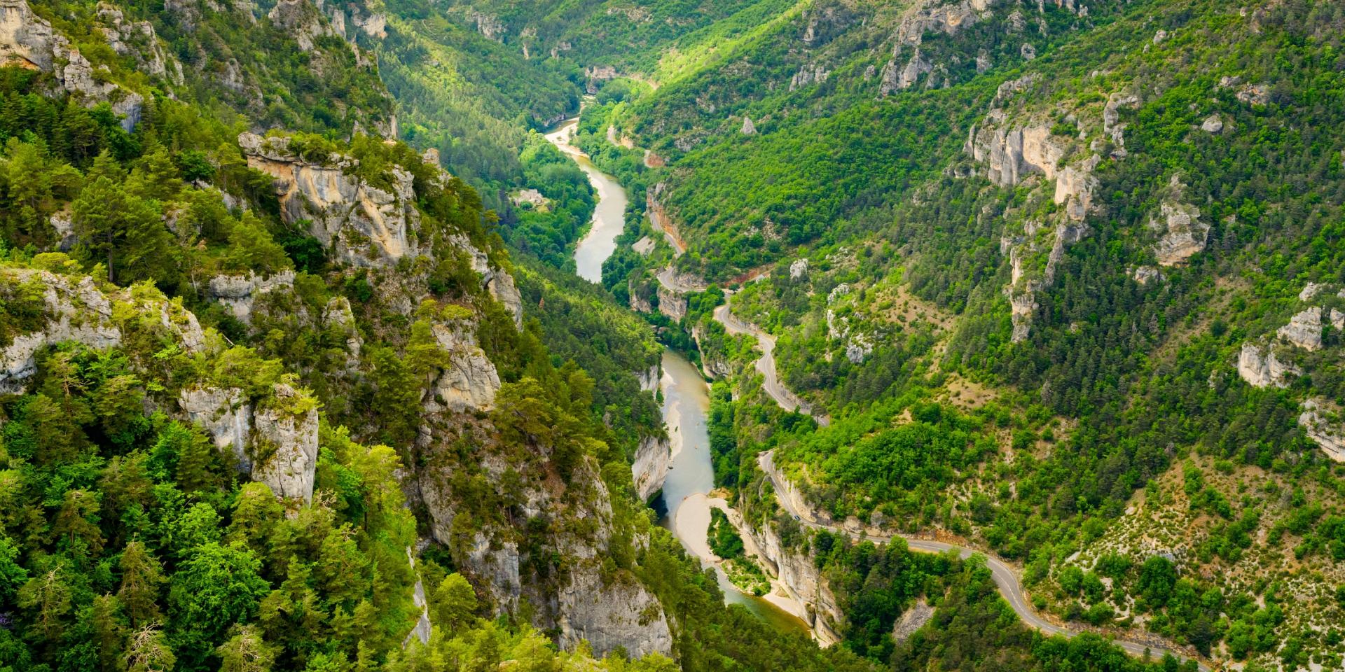 roc des hourtous panorama gorges du tarn causse méjean