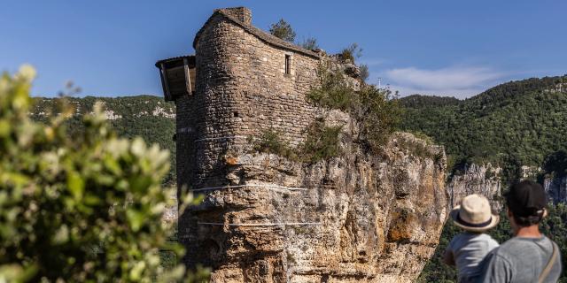 Beautiful view of the rock from Château de Peyrelade Lueurs Crtloccitanie