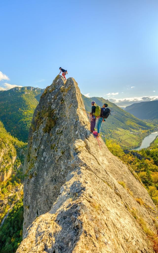 Escalade sur le Roc Aiguille gorges du tarn