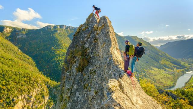 Rock climbing on Roc Aiguille gorges du tarn