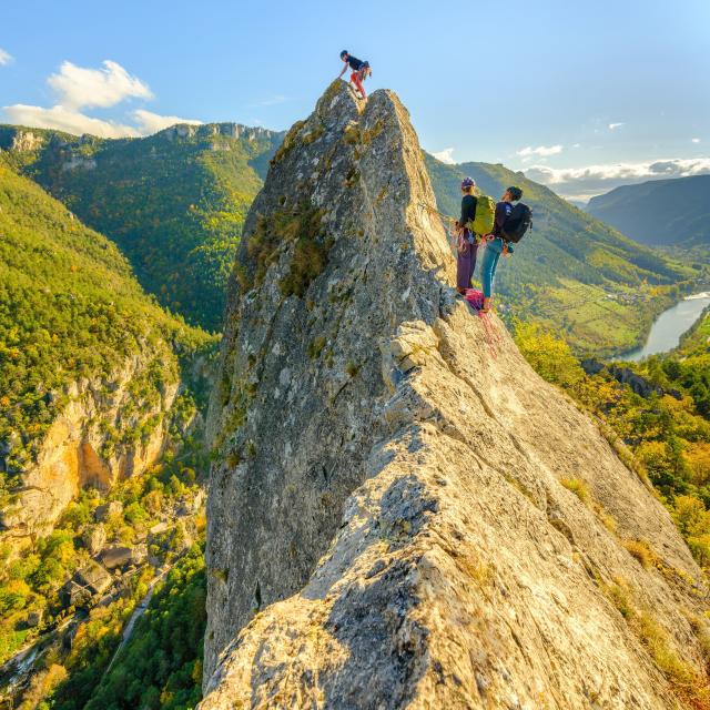 Escalade sur le Roc Aiguille gorges du tarn
