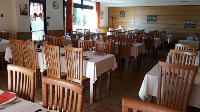 Chez Poujol restaurant causse sauveterre
