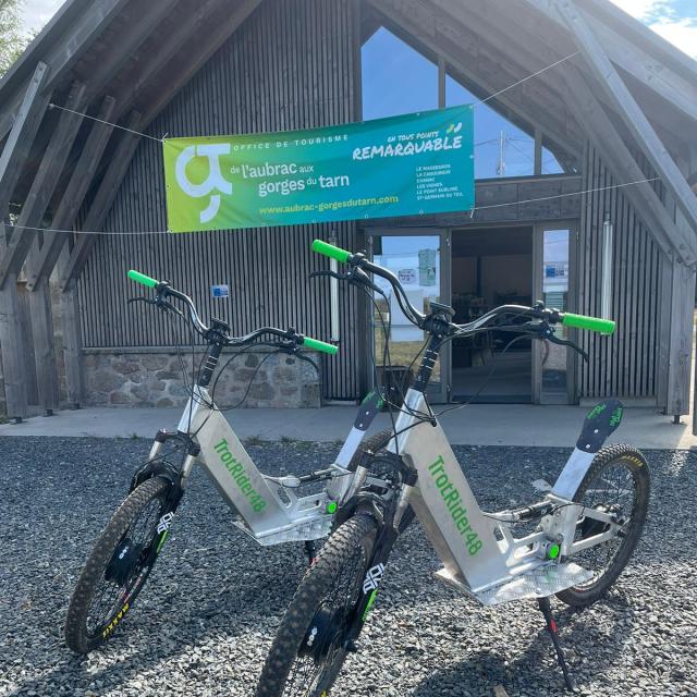 Col de Bonnecombe office with rental bikes