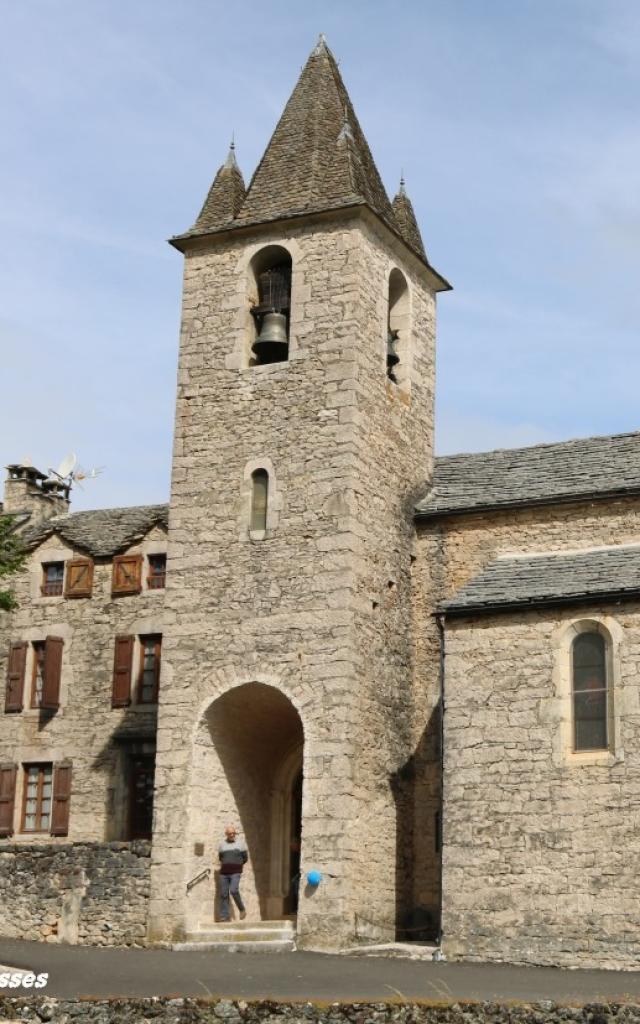 La Piguiere church, view of the façade.